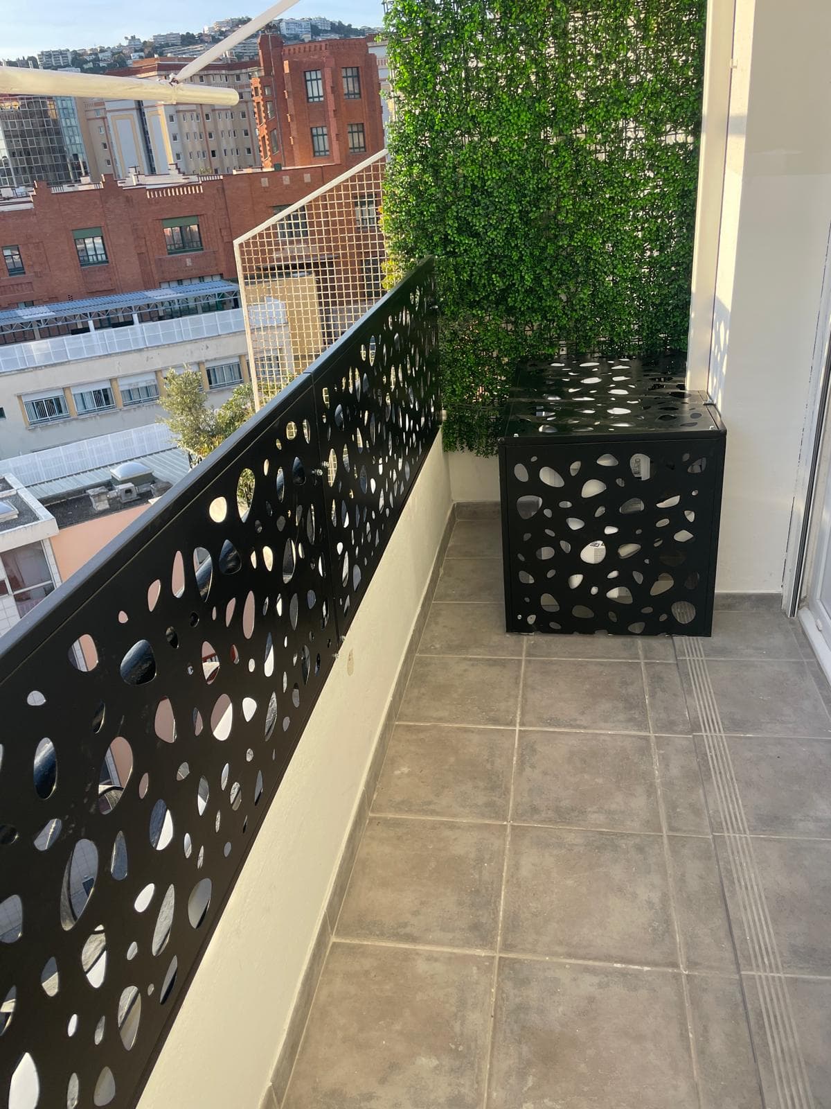 Cache climatiseur balcon design